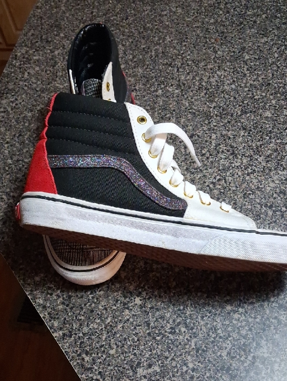 Vans white and black Skateboard Sneaker with red logo Mens 8.5 Womans 10 - Picture 8 of 10